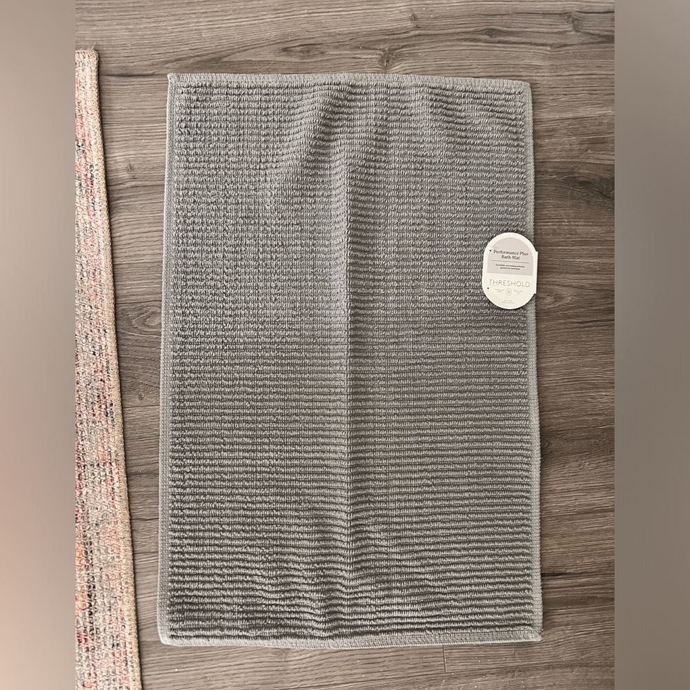 BRAND NEW target threshold grey bath rug modern minimalist
